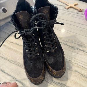Louis Vuitton Laureate Platform Boot